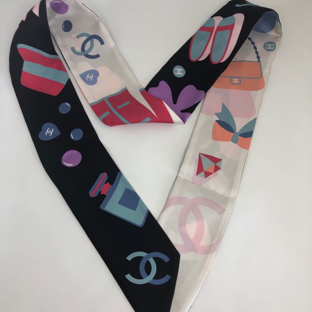 20B Chanel twilly scarf